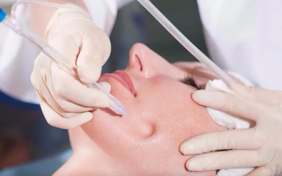 JetPeel Luxury Vitamin Infusion Facial 50-Mins with LED Light Therapy course of 2 (save €261)